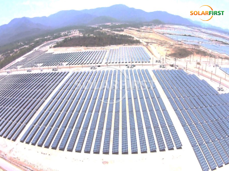 65-MWp-Solar-Freiflächenkraftwerk in Japan