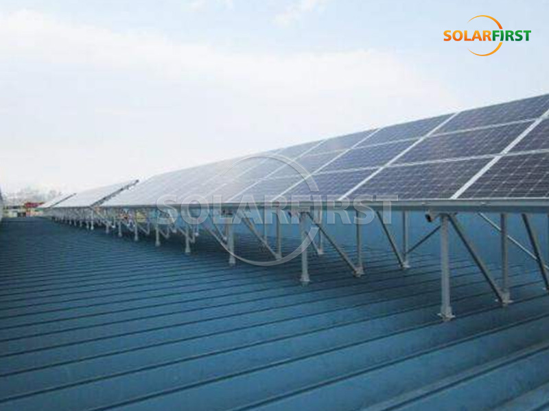 286 kWp Solarkraftwerk mit Metalldach in Japan