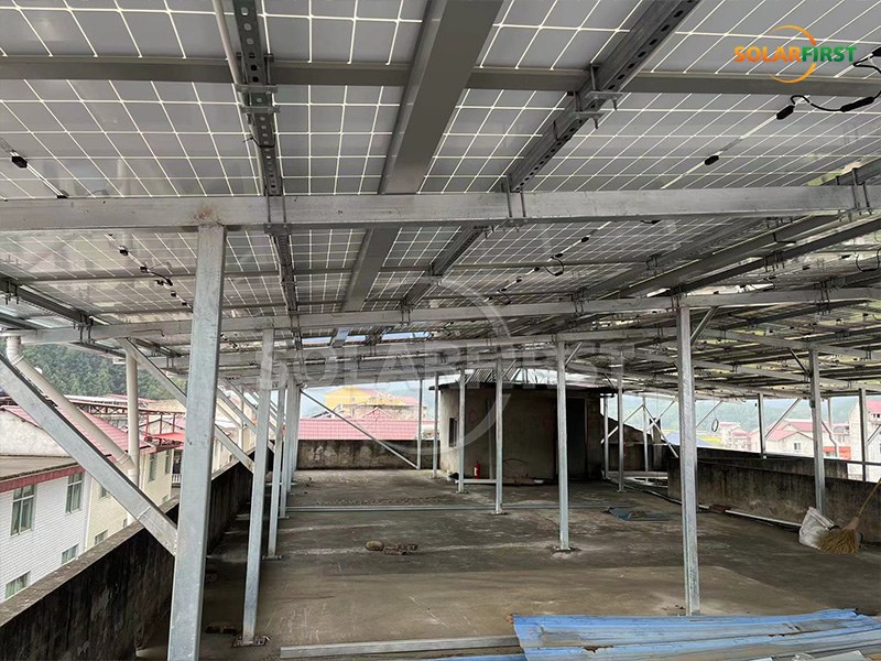 10-MWp-Solarkraftwerk mit Betondach in China