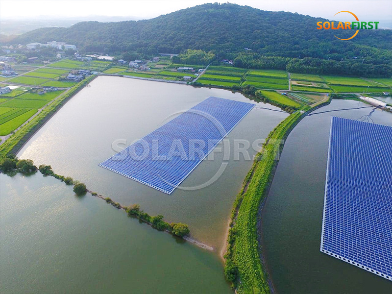 Schwimmendes Photovoltaik-Kraftwerk mit 8 MWp in Thailand