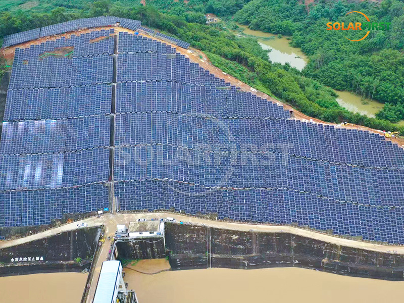 3-MWp-Solarkraftwerk mit flexibler Struktur in China