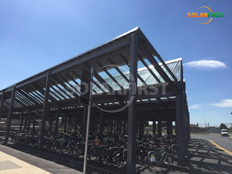 325 m² große Solar-BIPV-Parkplatzlösung in Großbritannien