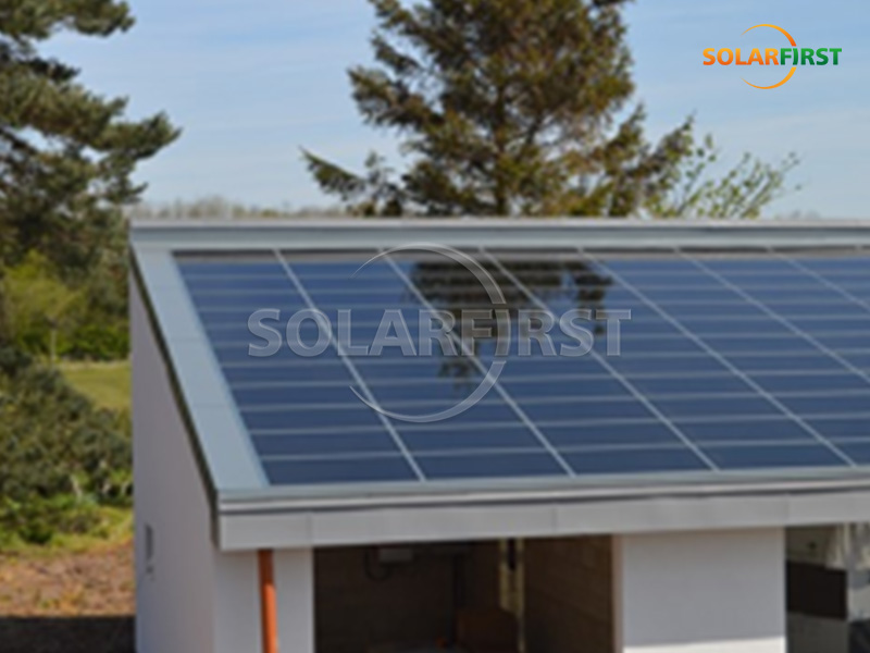 100 m² große Solar-BIPV-Dachlösung in Großbritannien