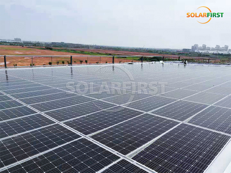 2,1 MWp Solar-BIPV-Dachlösung in China