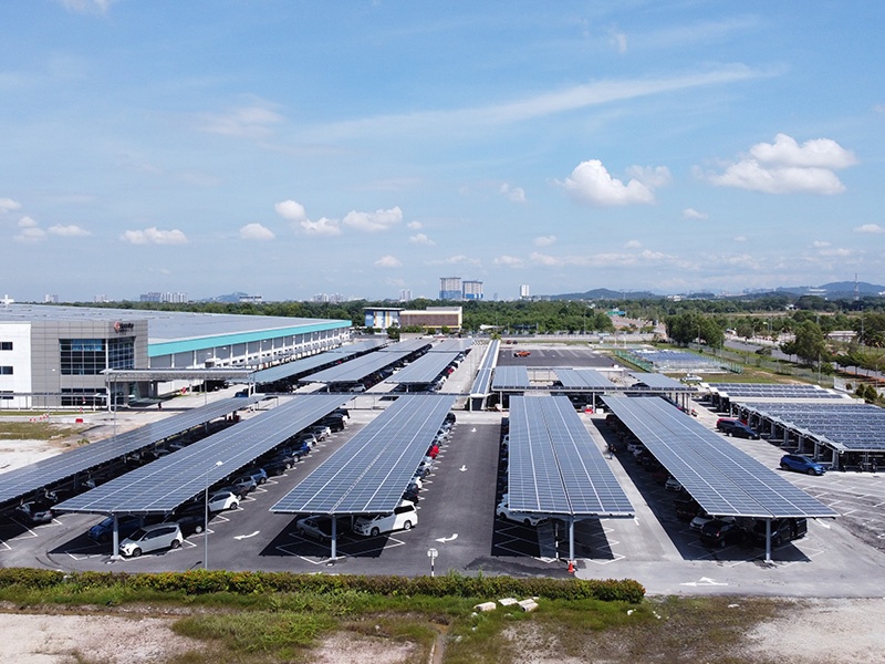 Wasserdichter Carport aus Kohlenstoffstahl in Kragarmbauweise: Intelligente Entwässerung und platzsparendes Design