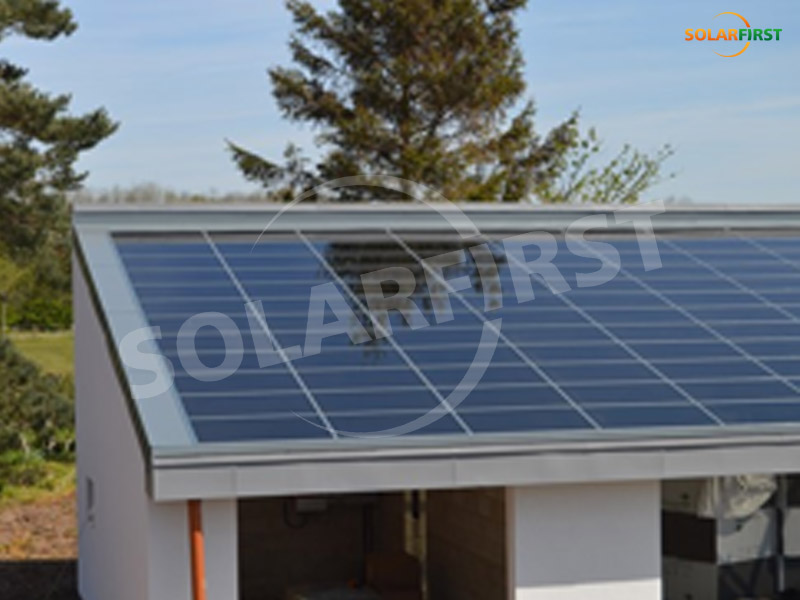 BIPV-Projekt mit transparentem Dach für Donington Park Farmhouse Hotel, Midland, UK
