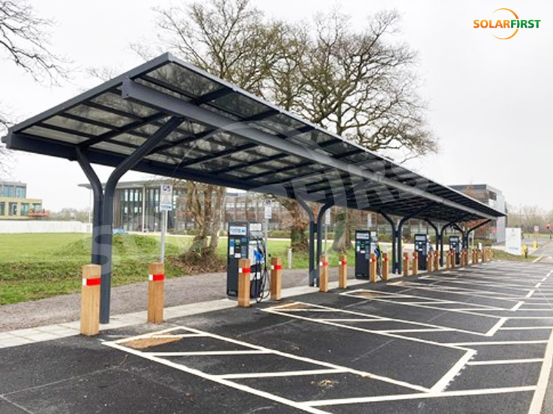 Solar-Carport-Projekt in South Gegestershire, UK
