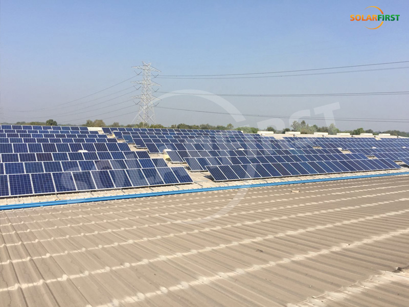 15 MW verstellbare Dachhalterung in Indien
